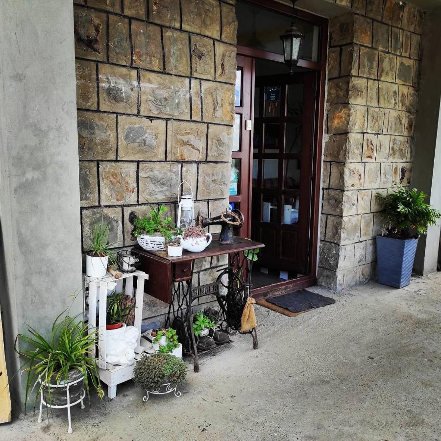 סמדרבו Hostelche Guest House מראה חיצוני תמונה