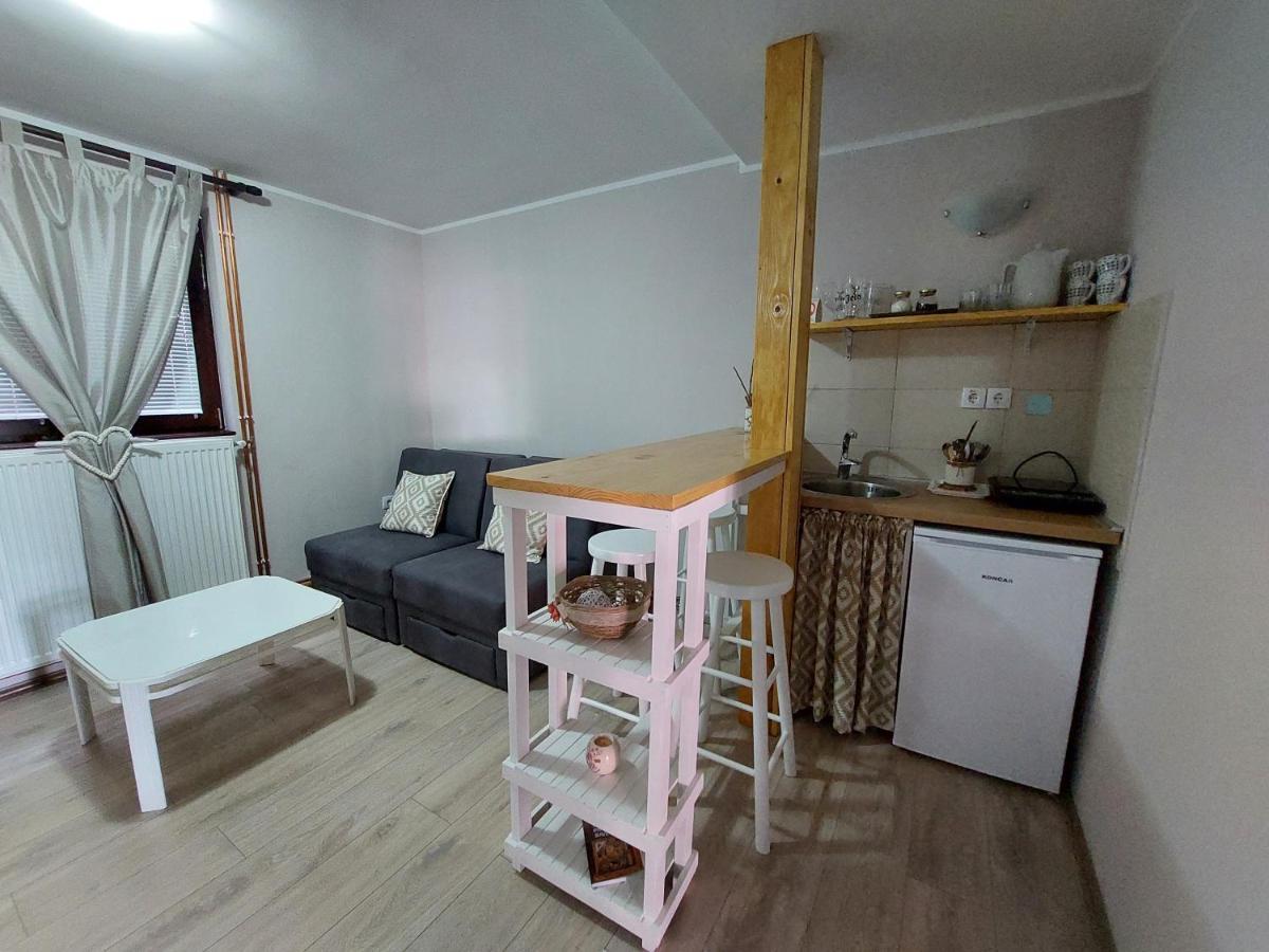 סמדרבו Hostelche Guest House מראה חיצוני תמונה