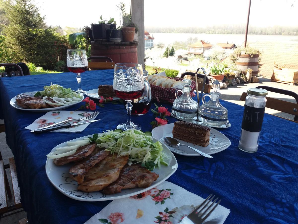 סמדרבו Hostelche Guest House מראה חיצוני תמונה