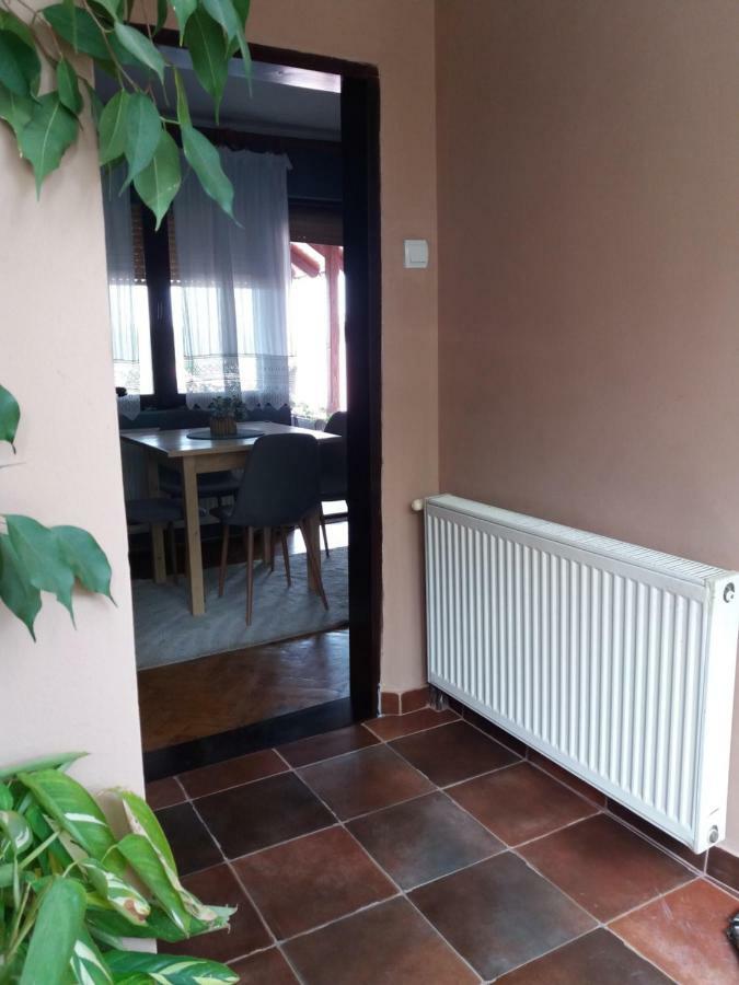סמדרבו Hostelche Guest House מראה חיצוני תמונה